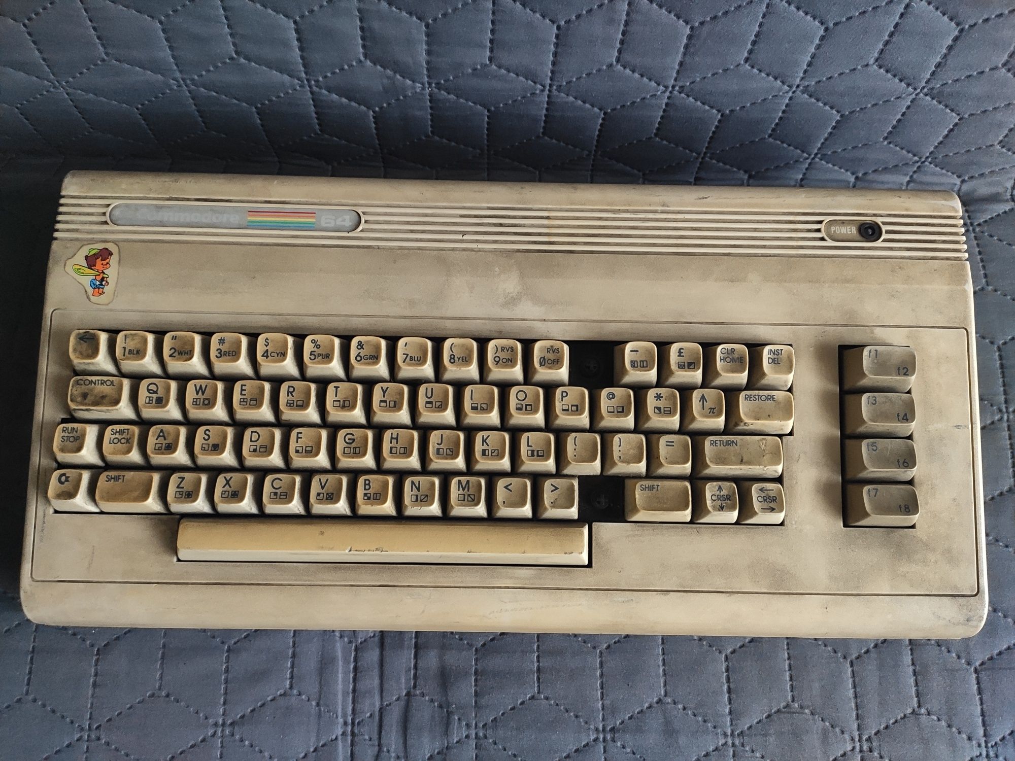 2x  Commodore 64