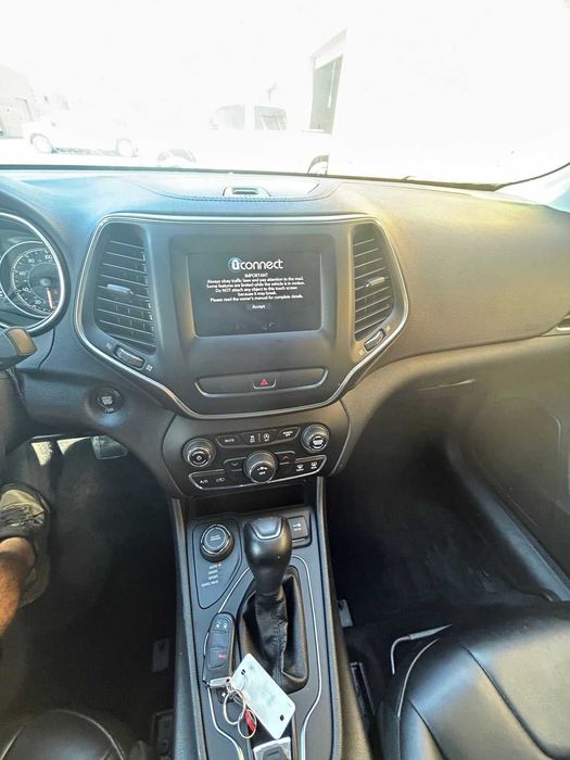 Jeep Cherokee Latitude Plus 2020 року