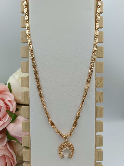 Łańcuszek pozłacany 18k złotem splot królewski, podkowa z cyrkoniami