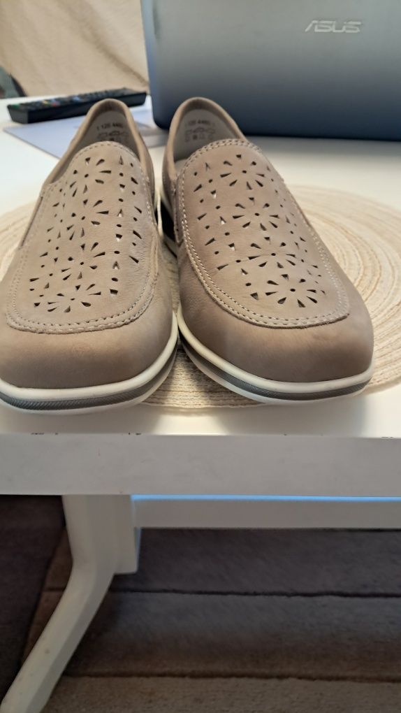 Nowe ,skórzane buty firmy Medicus  roz.38