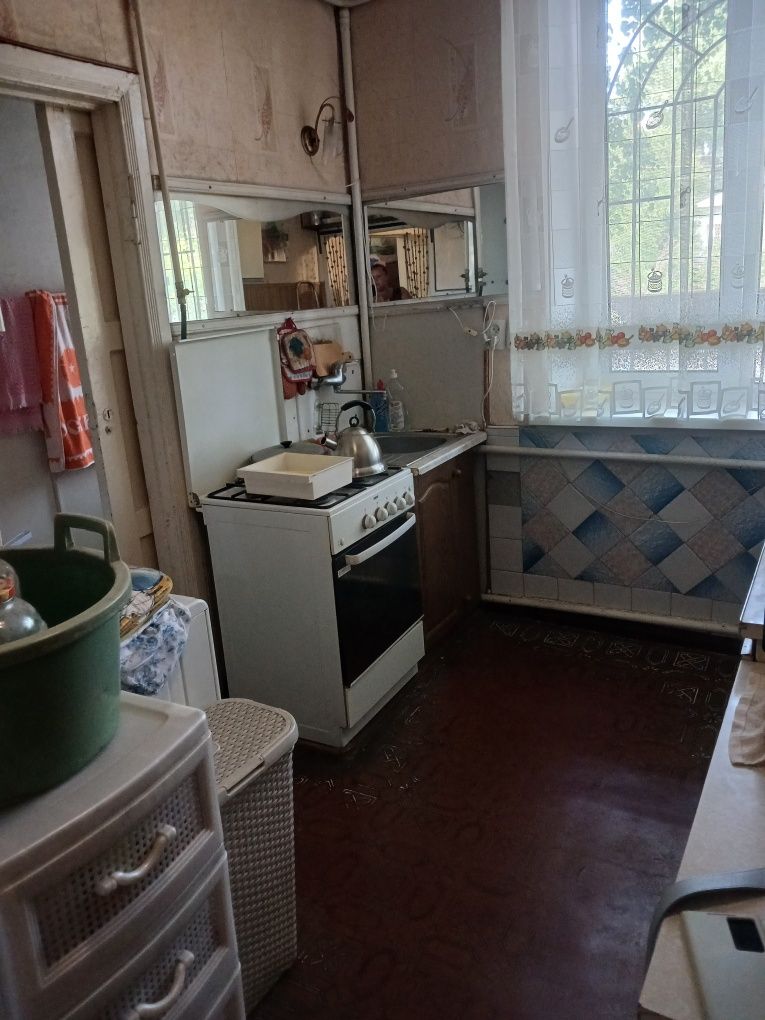 2 комн -55 метров с балконом. Центр. АГВ. Ремонт. Мебель. ул.Столбовая