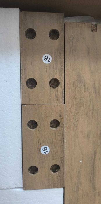 Szafka toaletowa z przesuwanymi drzwiami i 3 regulowanymi półkami WADY