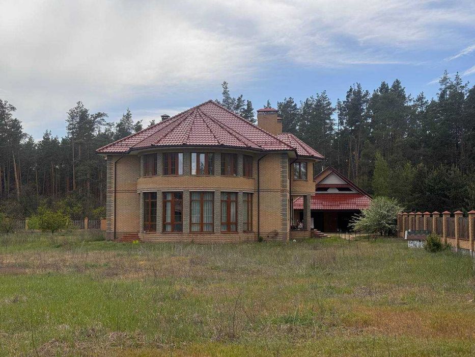 Продаж Будинку у Лісі з Великою теріторією