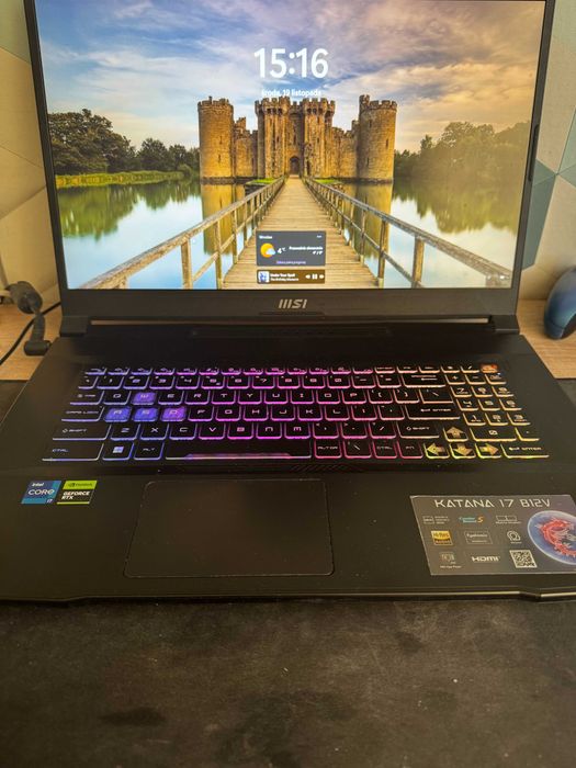 Laptop MSI KATANA 17 B12V i7 oraz RTX4050 z systemem Windows 11 Home