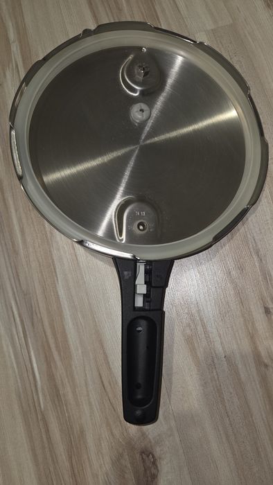 Szybkowar Tefal Clipso One.