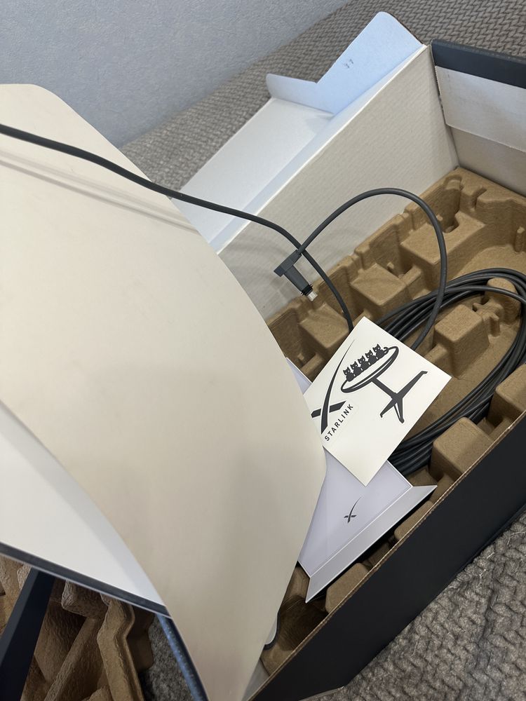 Супутниковий комплект Starlink standart KIT 2023 року