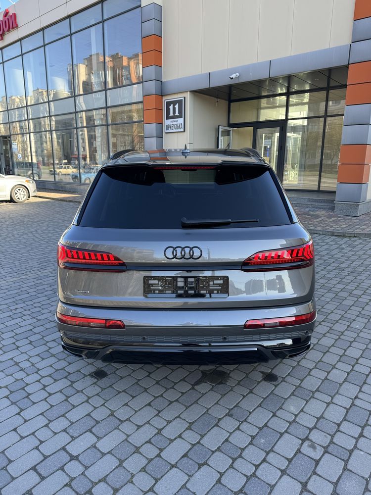 Audi q7 2020 S line  3.0 TFSI Hybrid 4m Fl long