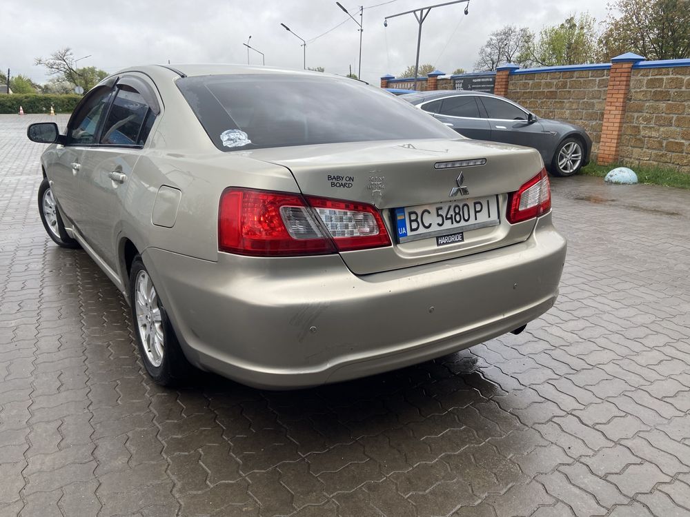 Mitsubishi Galant автомат газ-бензин