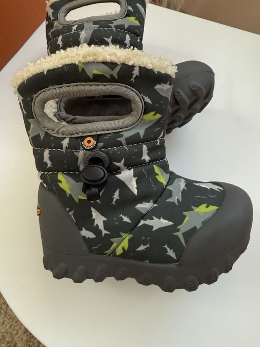 Фірмові сапоги Bogs B-Moc Sharks