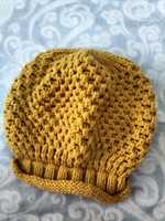 Gorro amarelo senhora