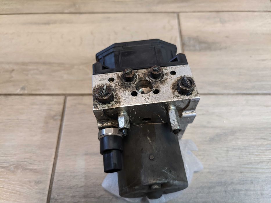 Блок ABS для Toyota Avensis T25, 2.0 бензин