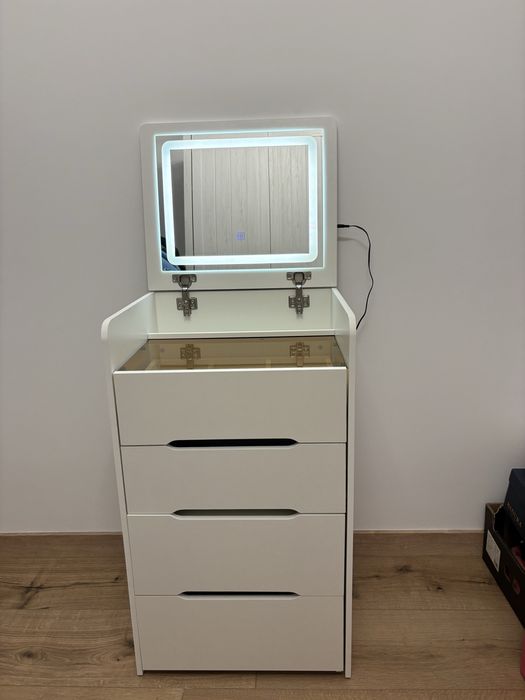 Toaletka z podswietlanym lustrem nowa