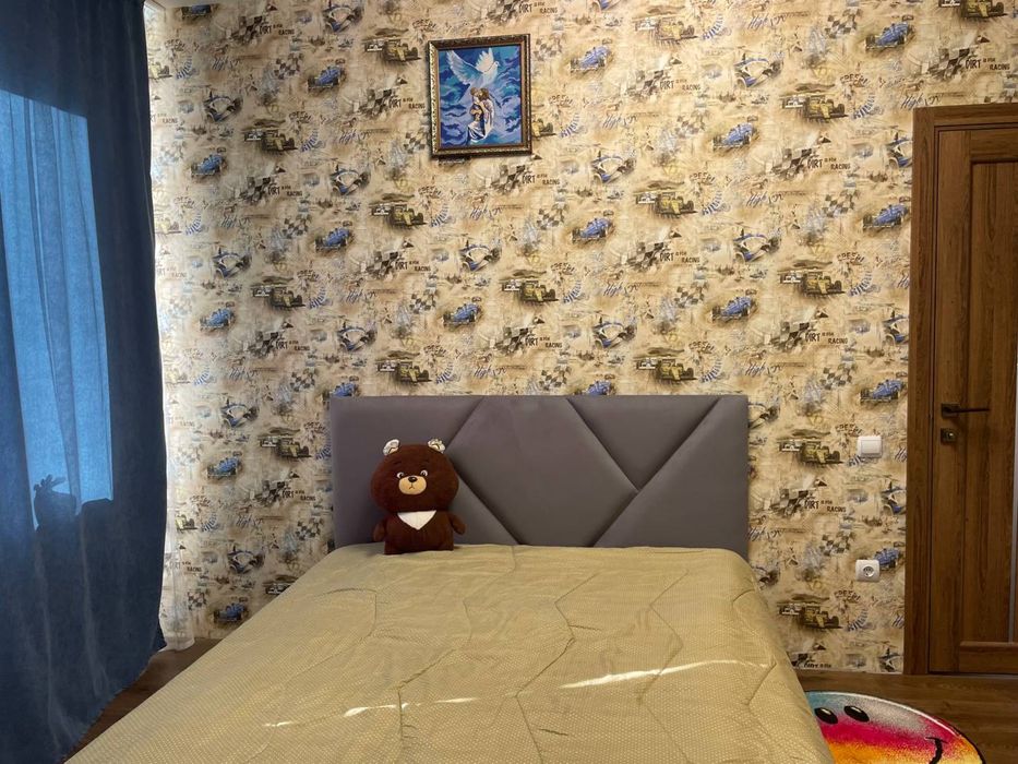 Спинка для ліжка. Мʼка спинка до ліжка