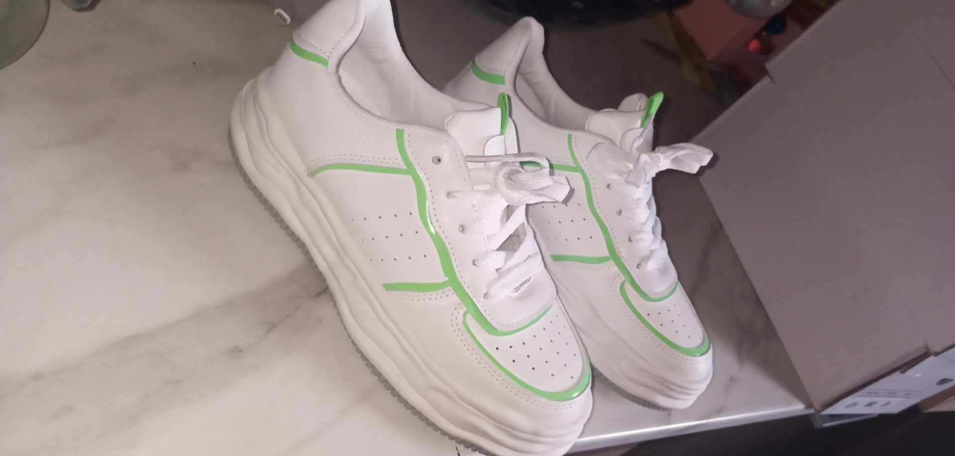 Buty zielono białe