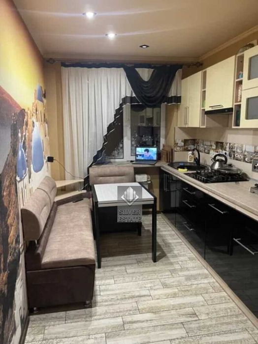 Продам 3-кімнатну квартиру в Шевченківському районі, вул. Брюлова