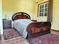 Cama de casal  mogno raiz de nogueira