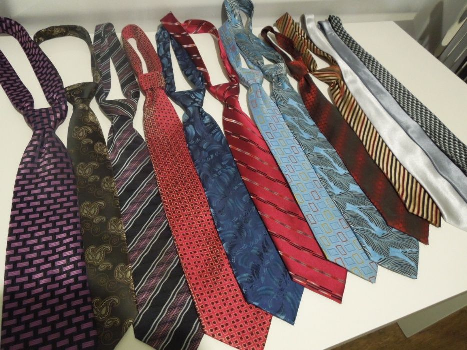 Продам галстуки в ассортименте разных цветов и брендов
