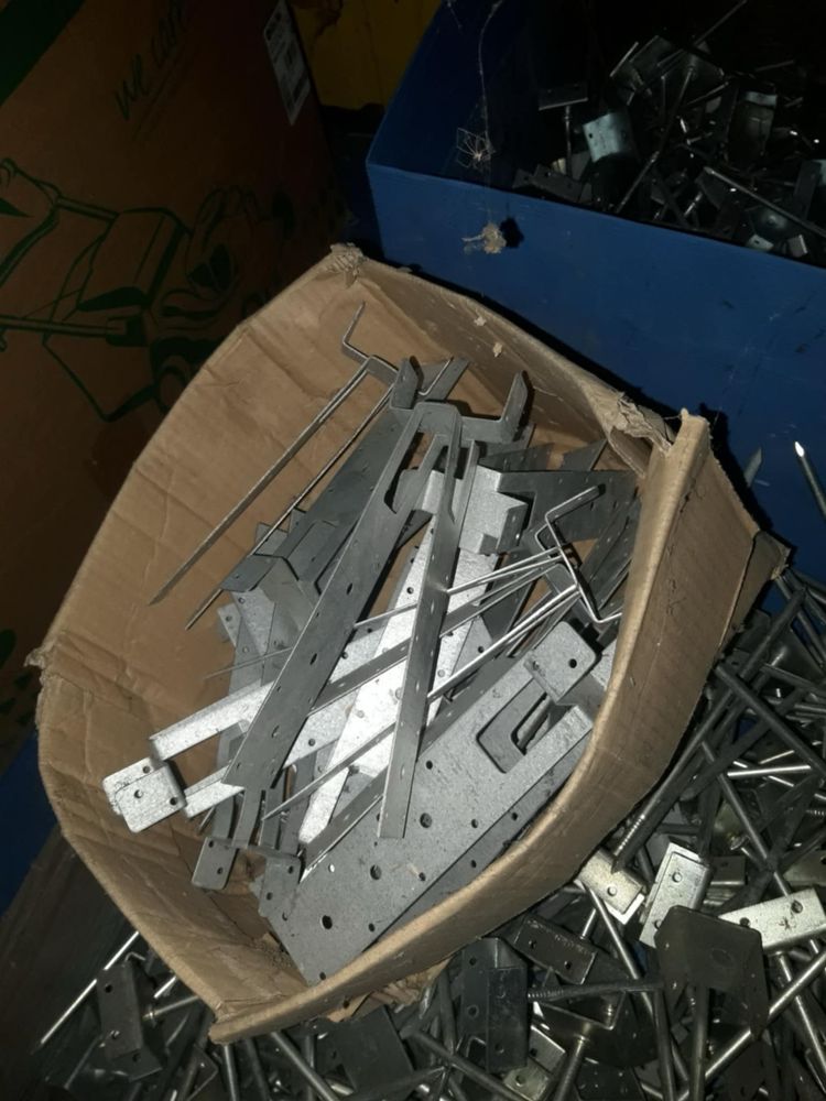 Spinki klamry do gąsiorów wsporniki łaty wywietrzniki do dachówki
