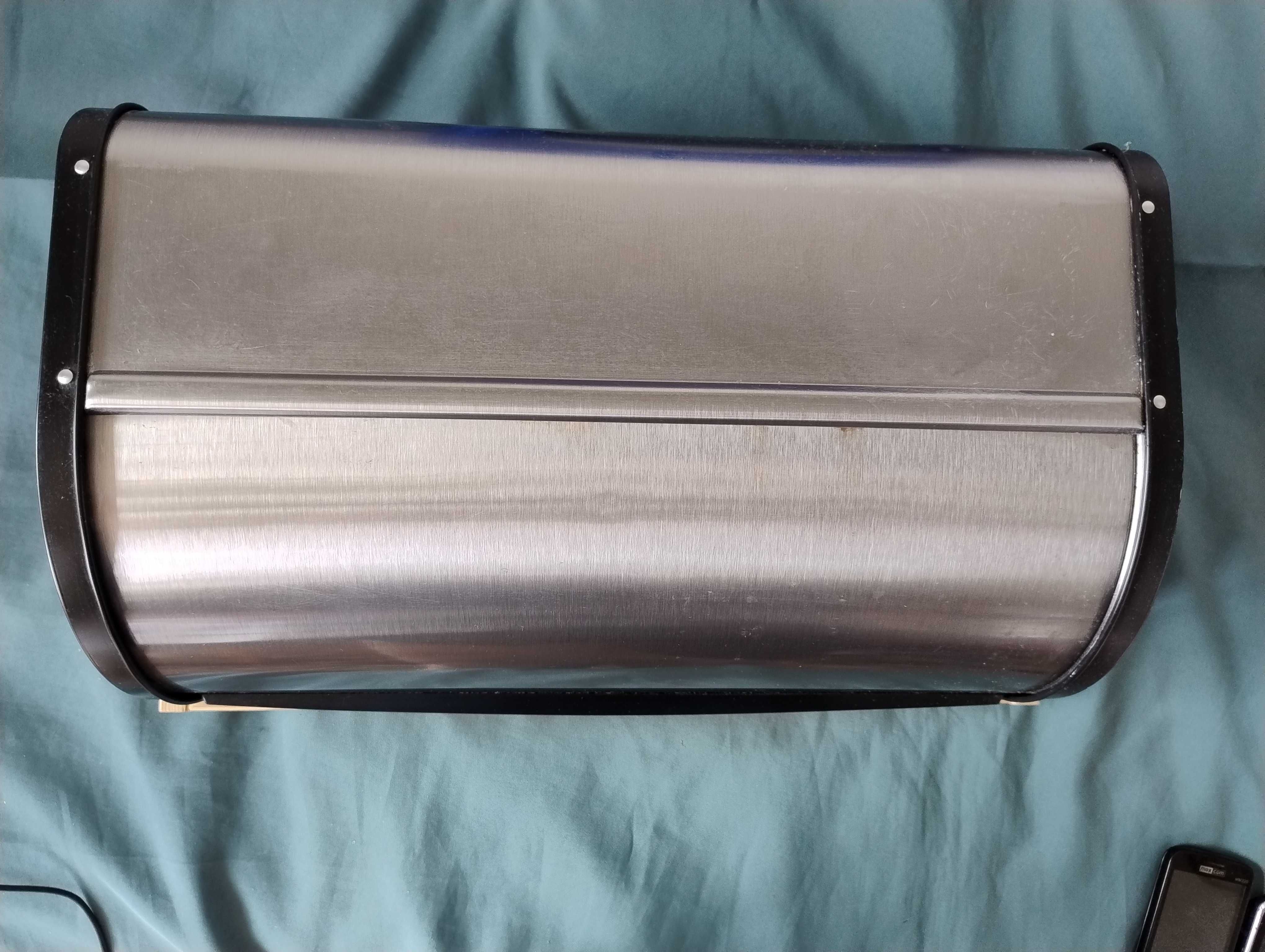 Chlebak chromowany srebrny duży Brabanitia 44,5x17x26cm stal nierdzewn