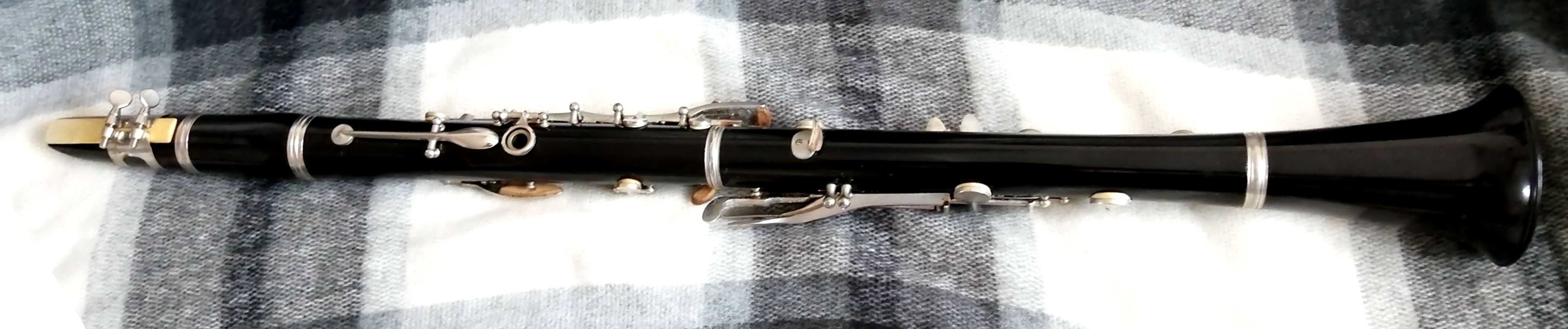 Klarnet firmy Boosey & Hawkes (B&H) Regent w futerale