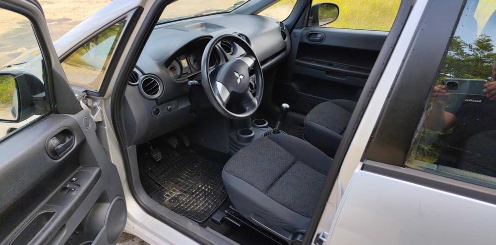 MITSUBISHI Colt 1.1 2009r.