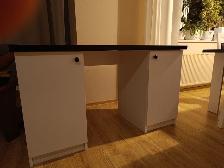 Nowe, duże biurko, bardzo solidne, blat 140cmx60cm