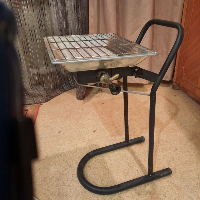 Газовый обогреватель-печка.