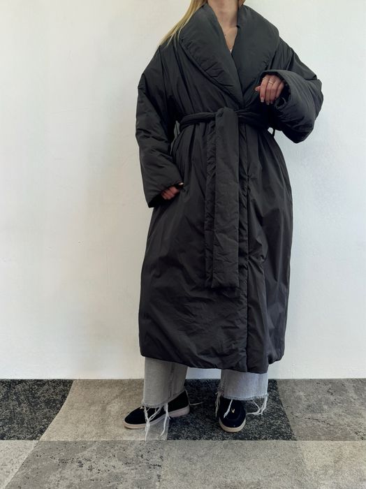 ТРЕНДОВА темно-сіра зимова куртка, бренд WEEKDAY. МОЖЛИВИЙ ТОРГ