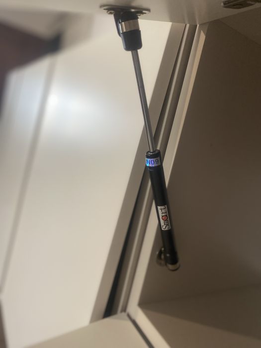 Кухня , кухонні меблі