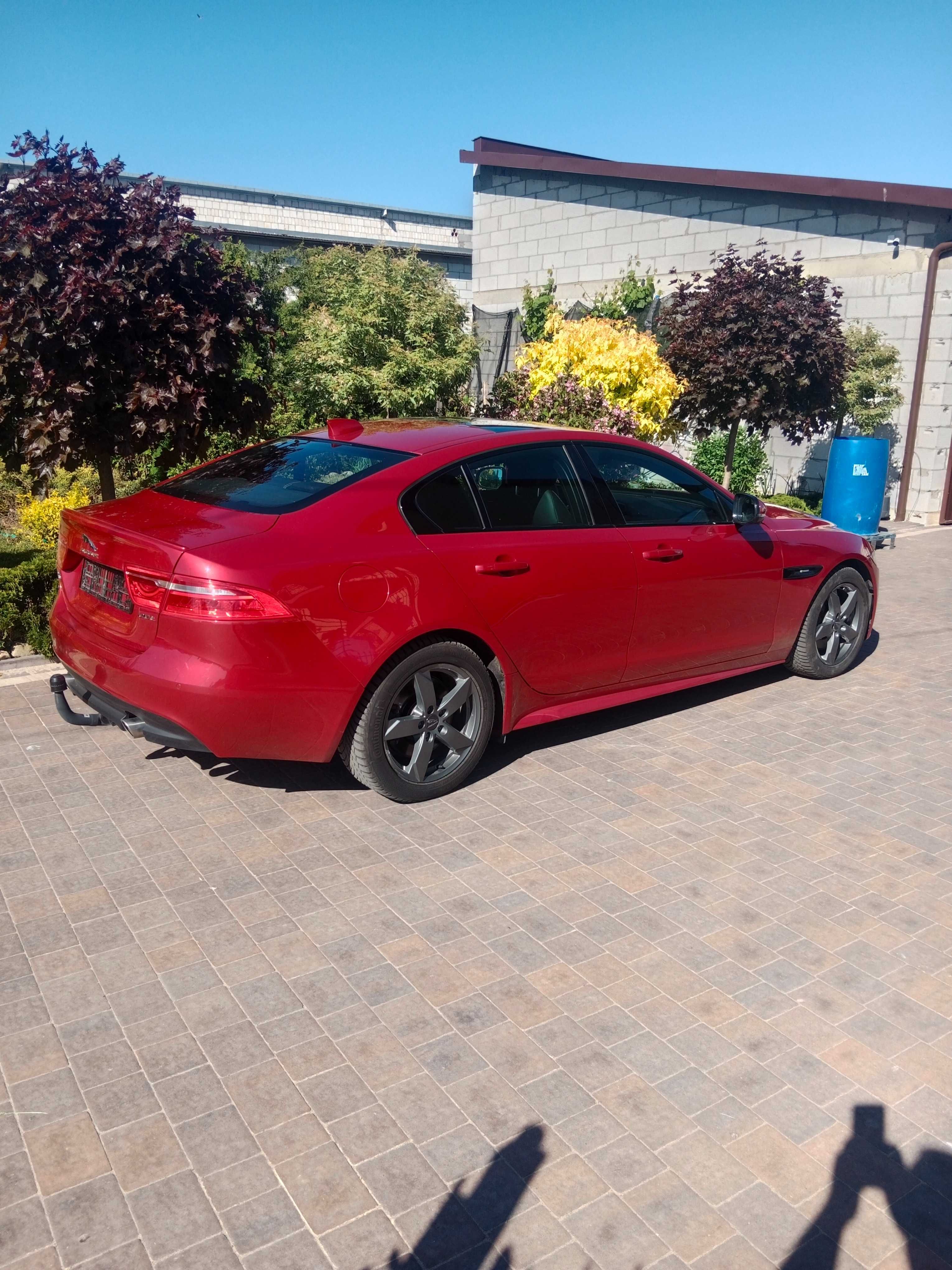 Jaguar xe 760 R-SPORT