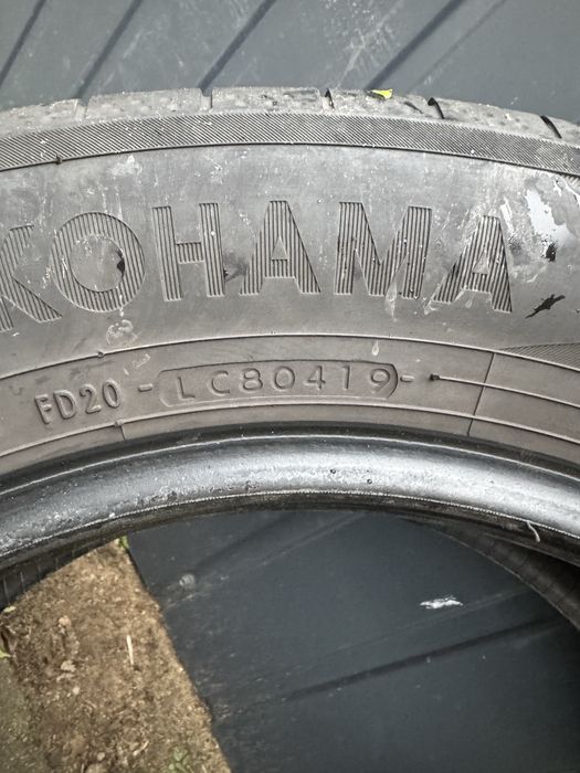 Opona 205/60 R16 Yokohama