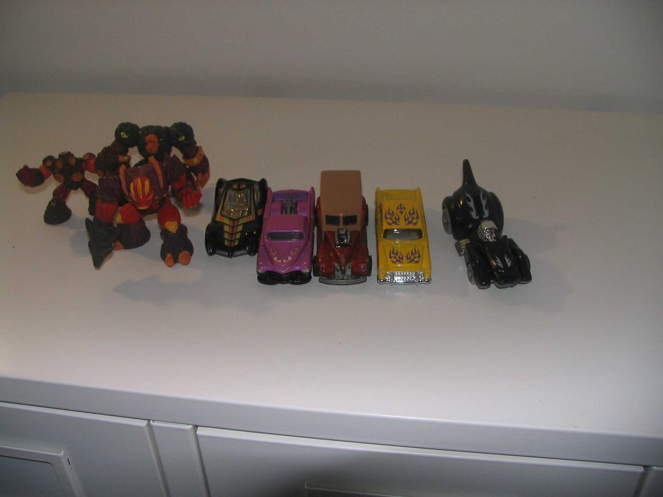 Carrinhos hot wheels e Brinquedos Gormiti