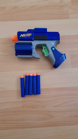Pistolet Nerf +5 strzałek