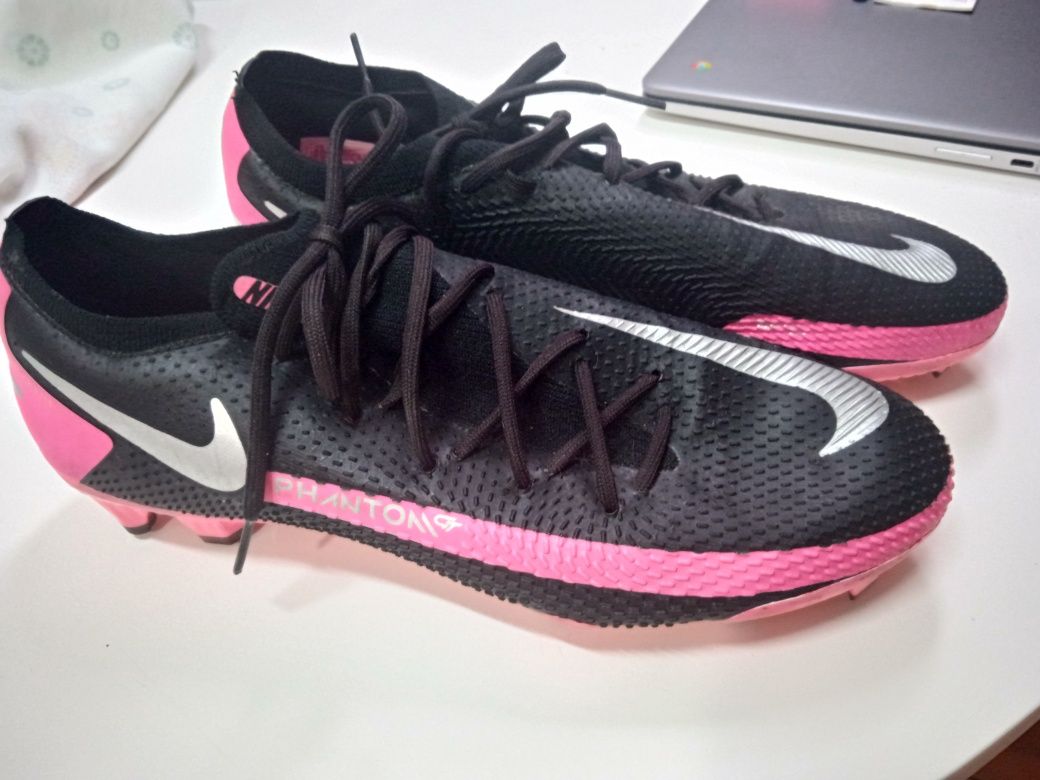 Chuteira Nike GT Rosa