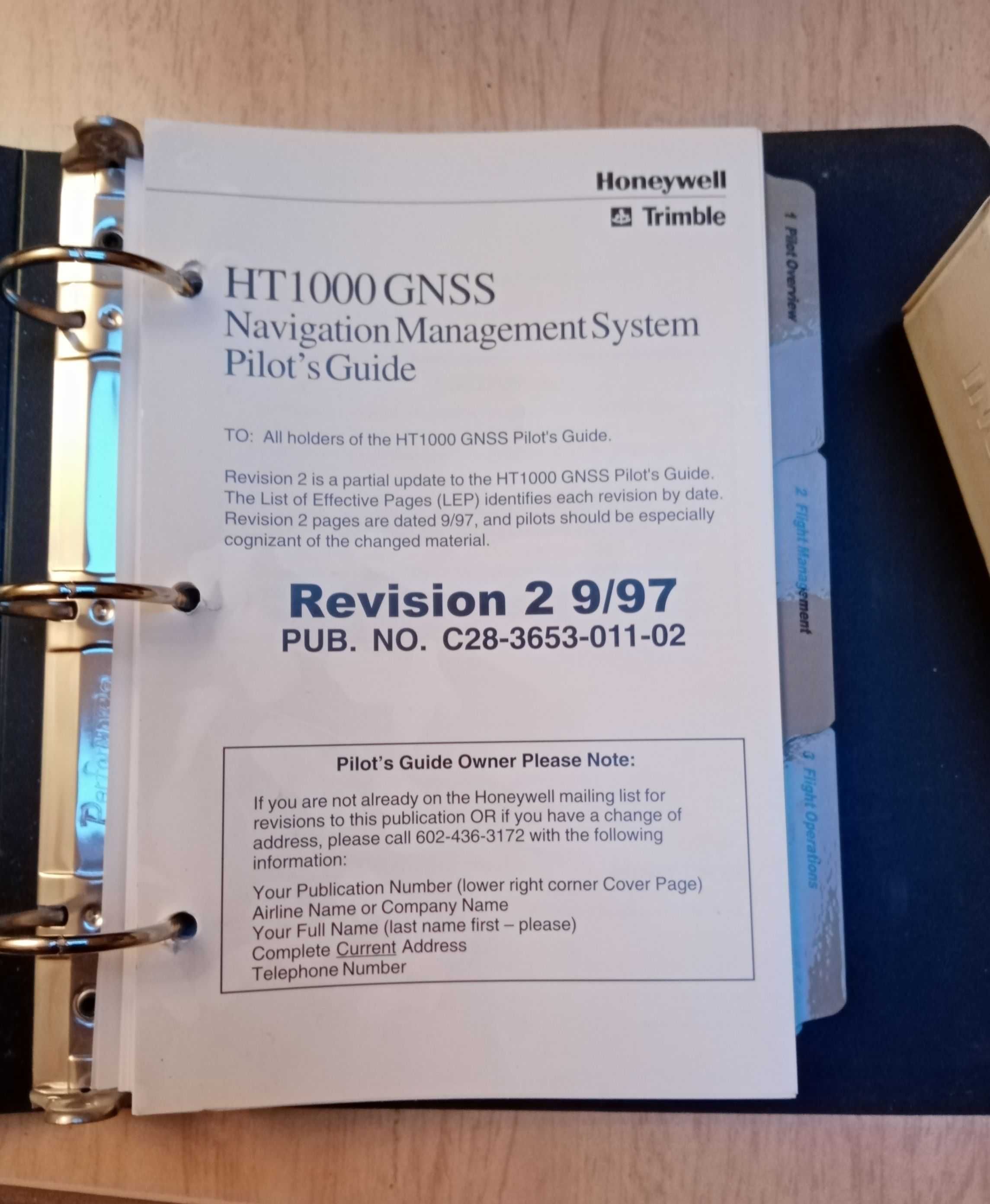 HT1000 GNSS - Navigation Management System Pilot's Guide - podręcznik