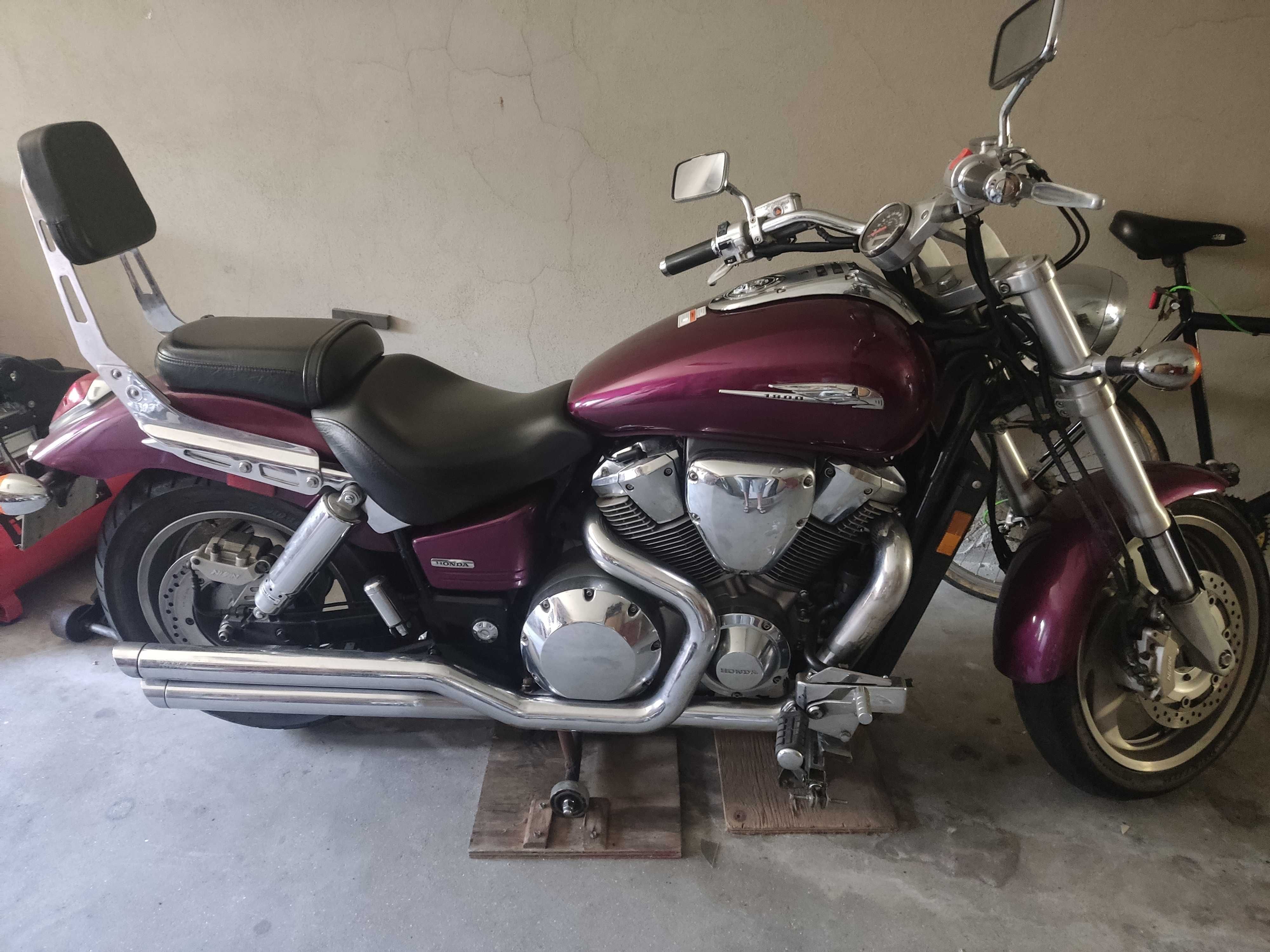 Honda VTX 1800 impecável