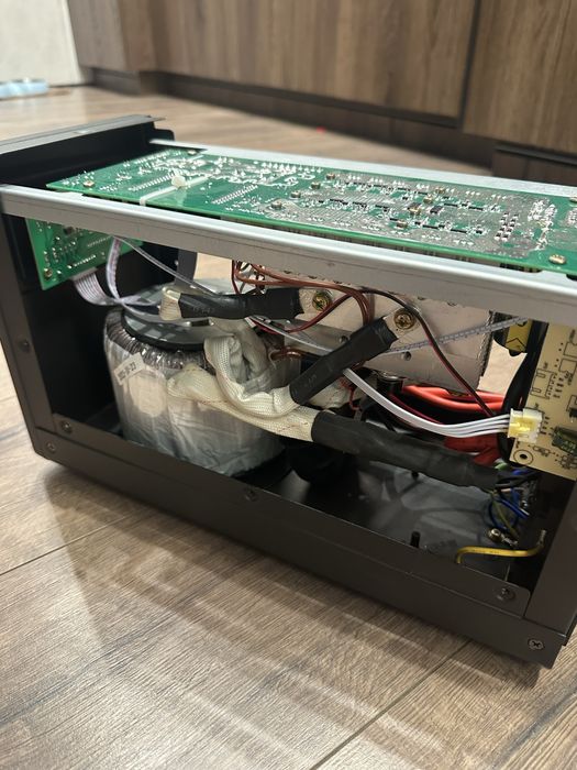 Джерело безперебійного живлення ARUNA UPS 1200 TOR