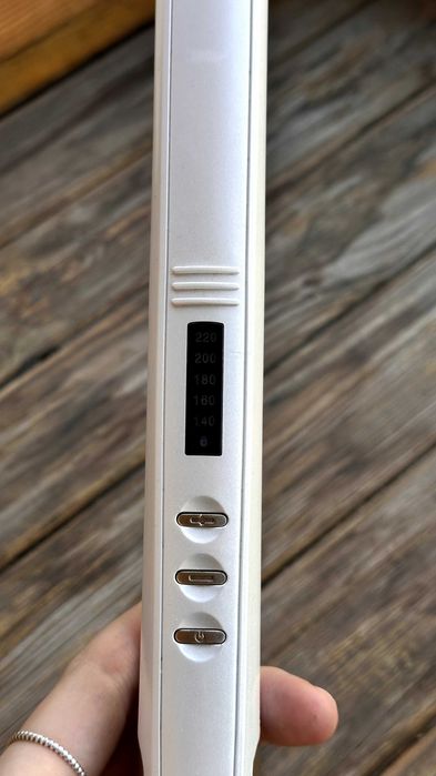 Вирівнювач для волосся ECG