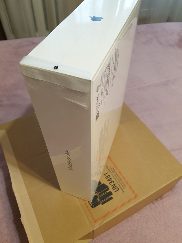 Новий Macbook 13 Air Apple M1 chip 8/256