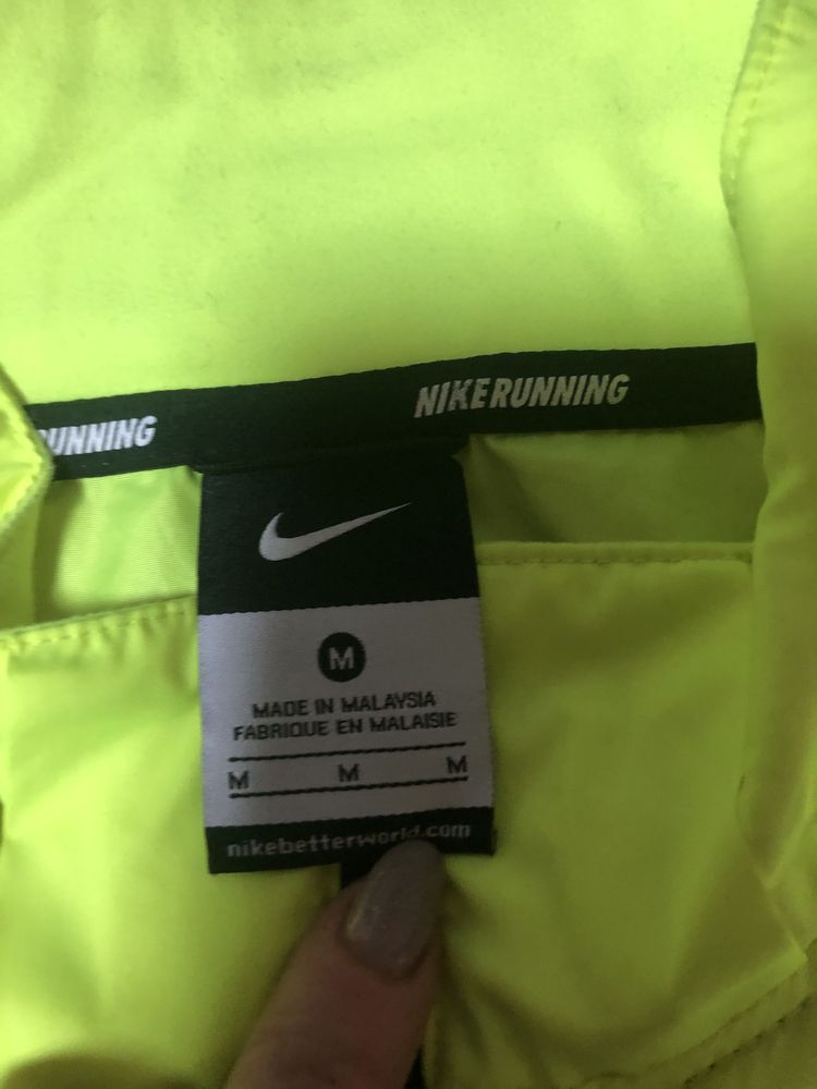 Вітровка Nike Running