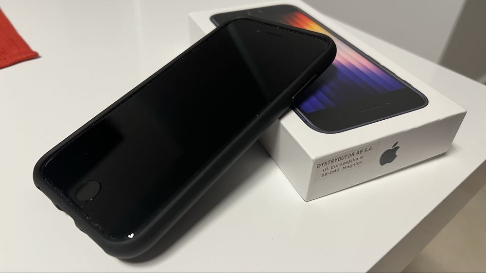 iPhone SE 2022, czarny 128 GB