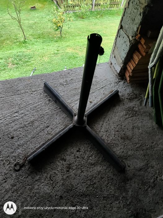 Stojak na parasol ogrodowy