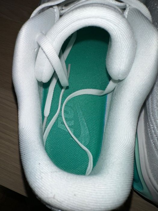 Nike Vomero Plus (Running) - NOVAS - 42