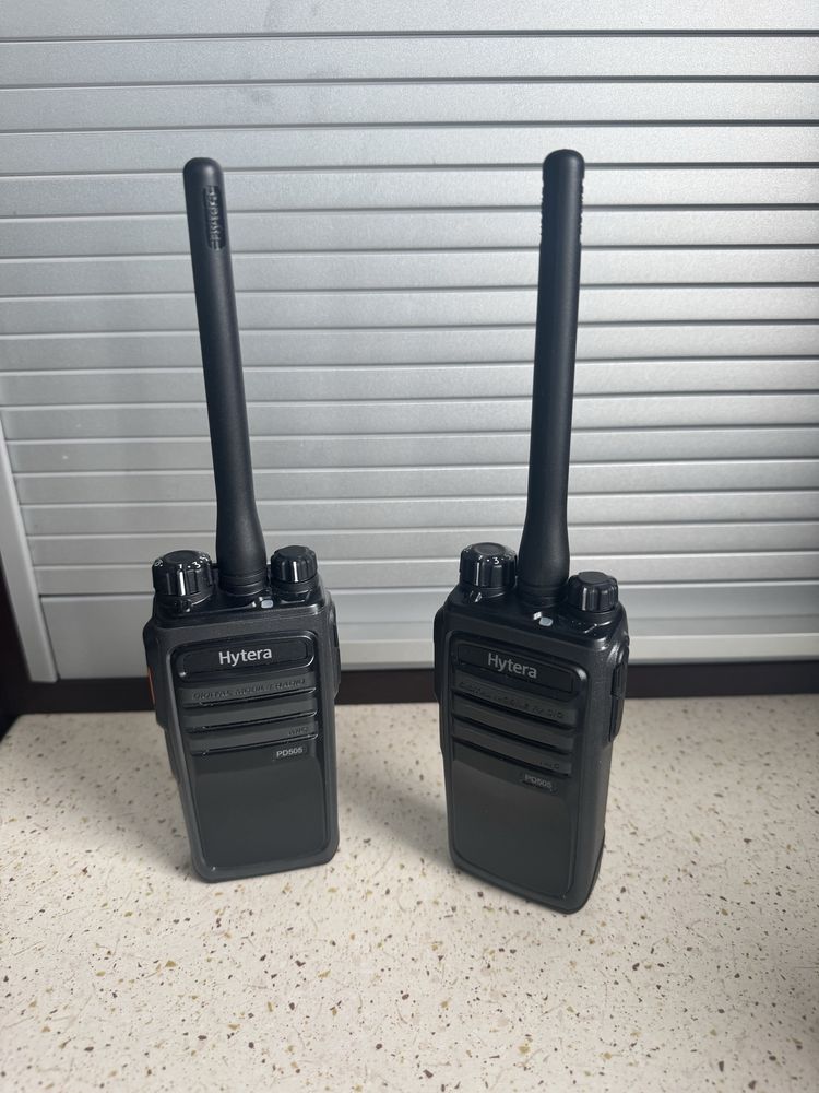 Dwa Radiotelefony cyfrowe DMR Hytera PD505