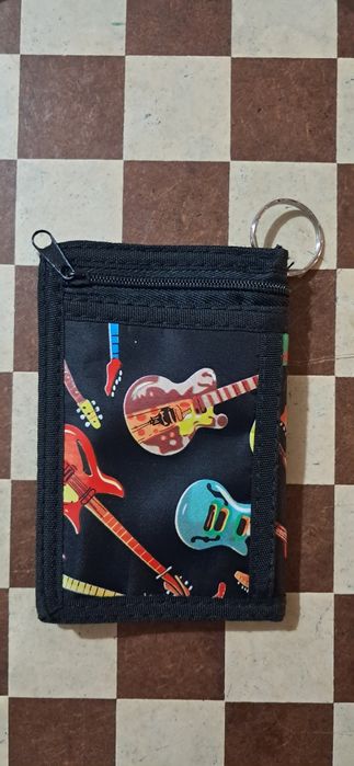 Carteira com guitarras