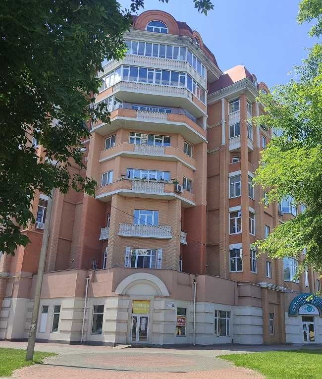Вільний продаж 2-х кімнатної квартири з ремонтом в центрі!