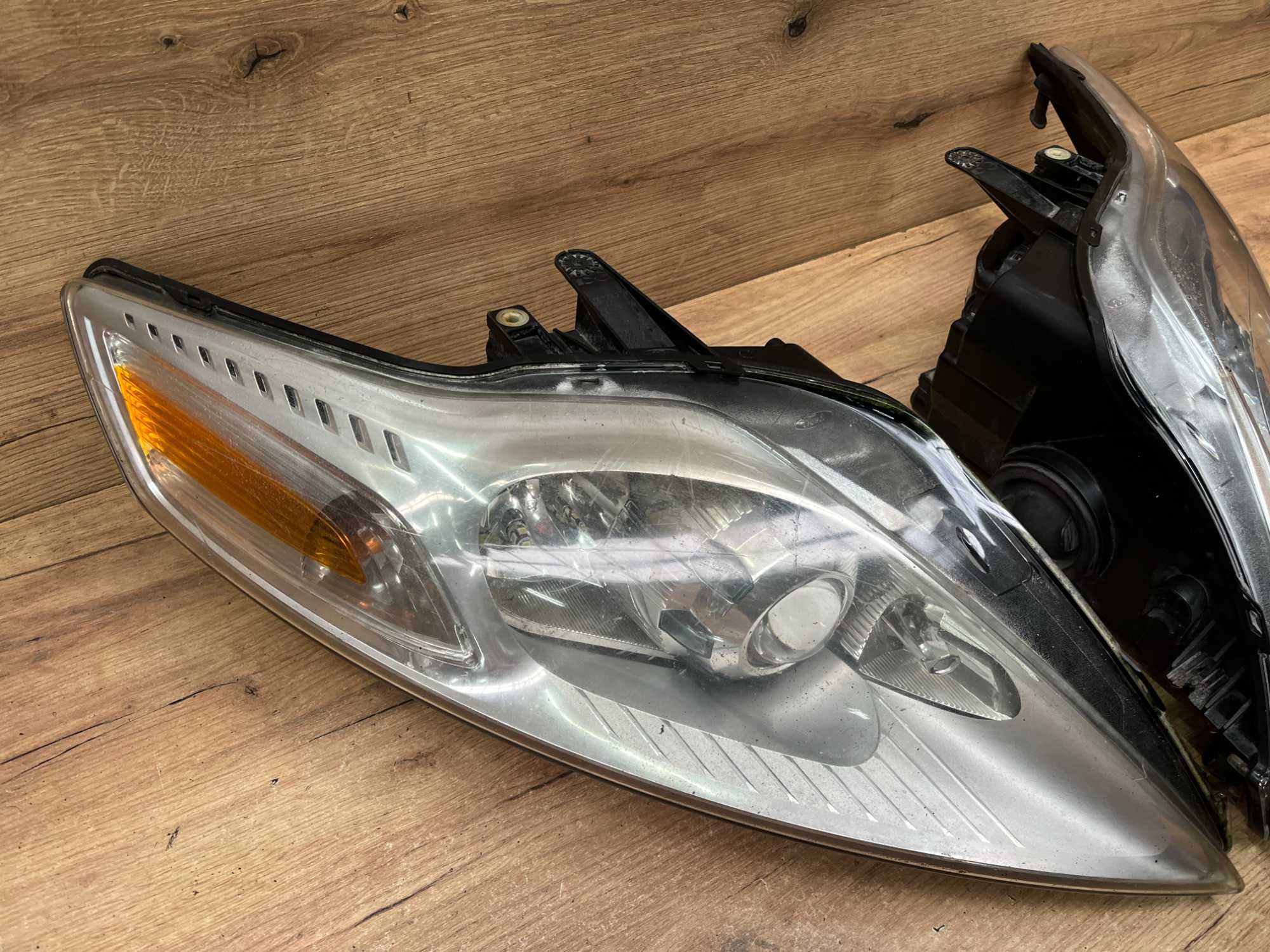 Lampa/reflektor przedni lewy prawy Ford Mondeo Mk4 Xenon