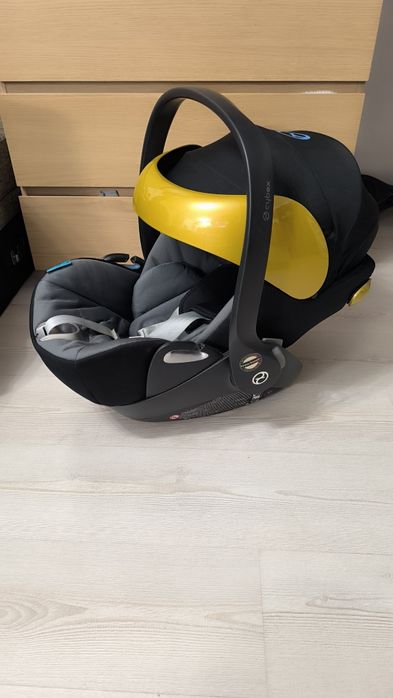 Cybex Cloud Q z bazą
