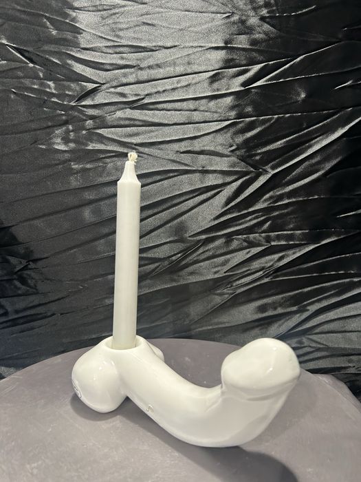 Ceramiczny świecznik o humorystycznej formie – sygnowany – 22,5 cm