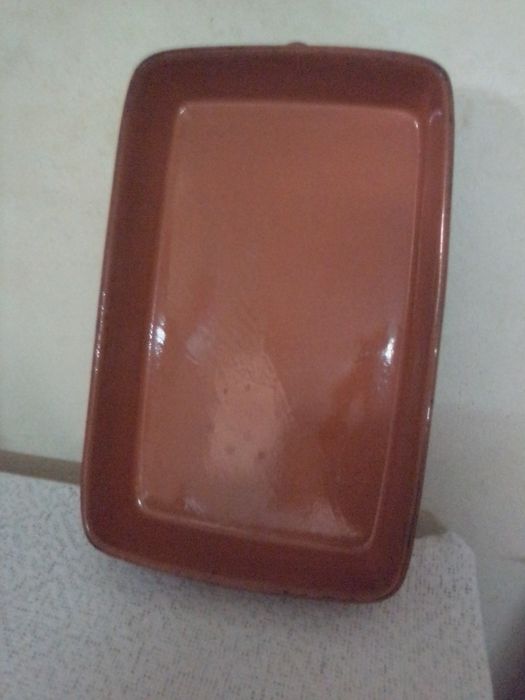 Assadeira em barro para assar,bom estado